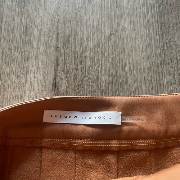 susan monaco tan pleated flare faux leather mini skirt size small - Picture 7 of 8